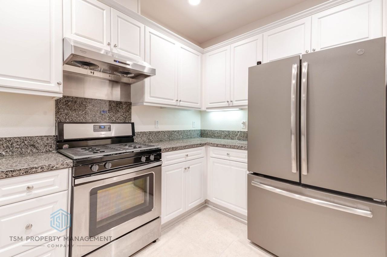 3250 E Yountville Dr #3 - Photo 6 of 25