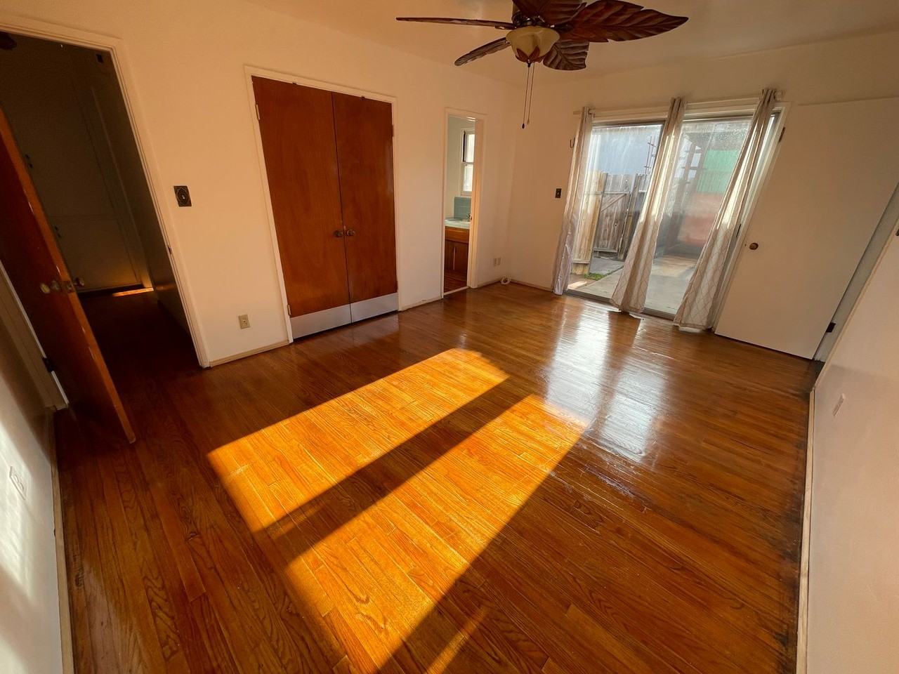 4687 Santa Cruz Ave - Photo 6 of 11