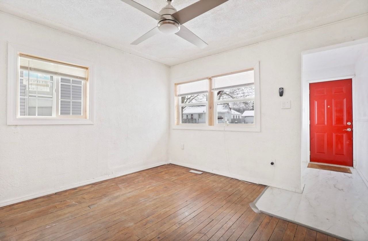 608 38th St - Photo 2 of 16