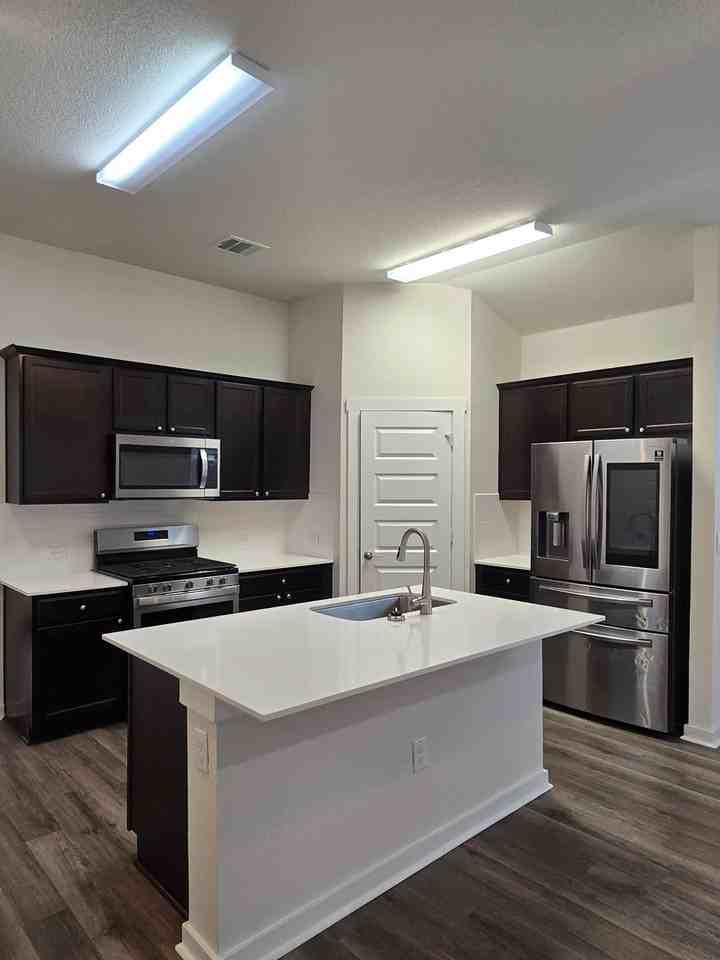 7917 Linnie Ln - Photo 5 of 21