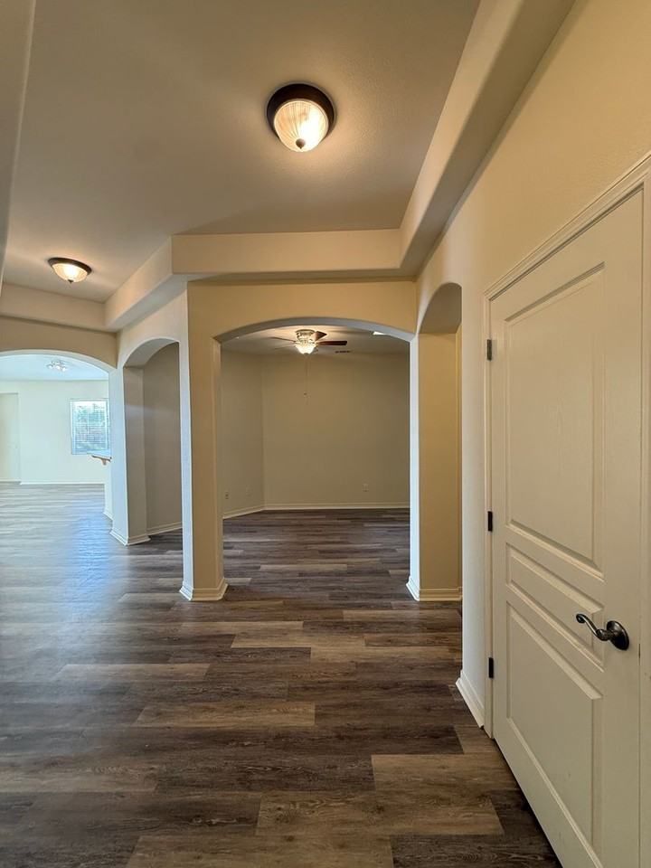 1018 Susan Pl - Photo 7 of 50