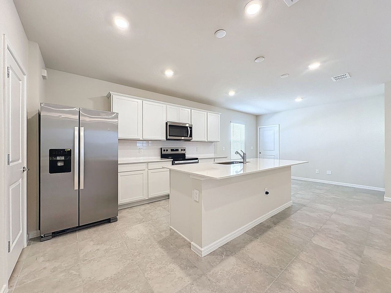 1997 Tohoqua Blvd - Photo 4 of 42