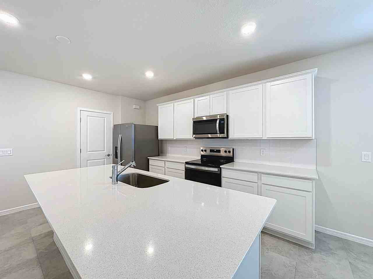 1997 Tohoqua Blvd - Photo 5 of 42