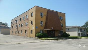 featured image of 7631 W 63rd Pl