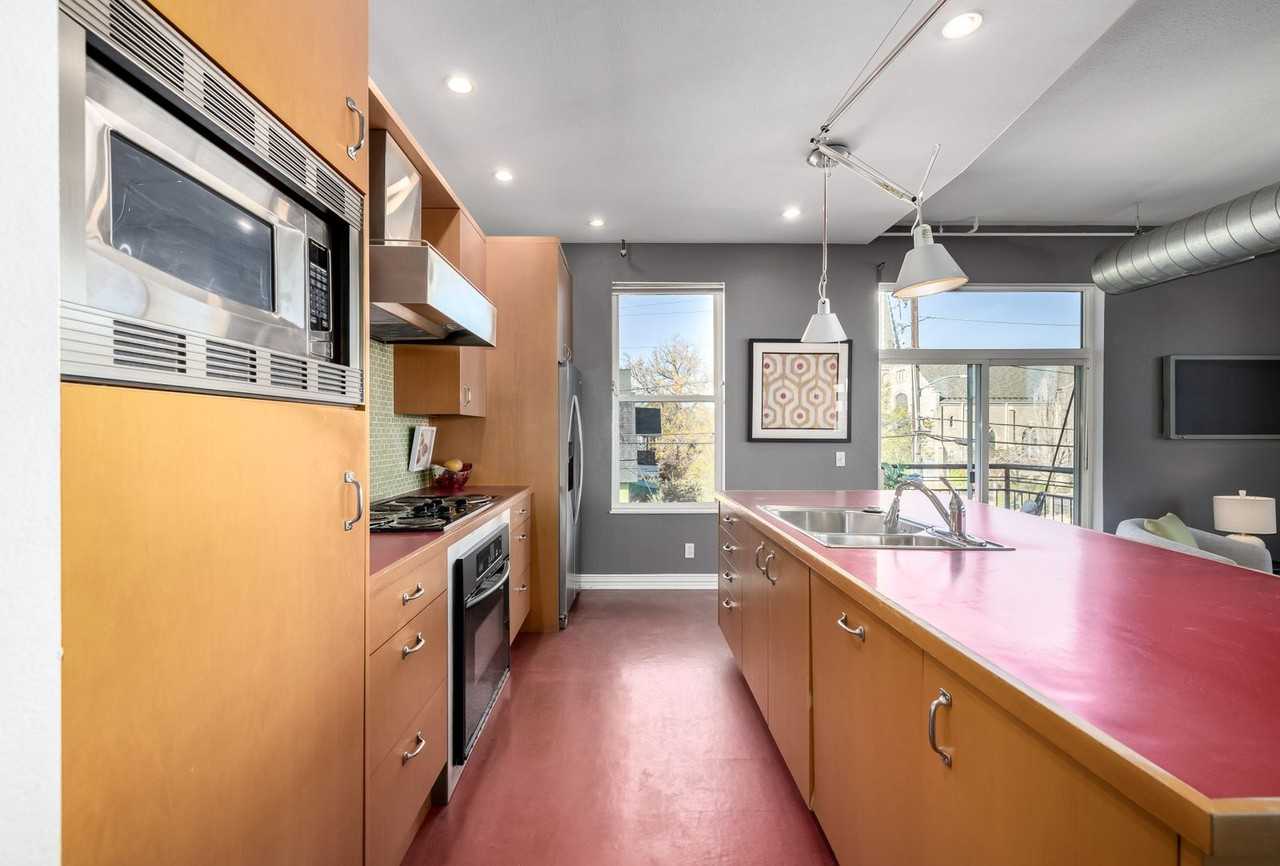 277 N Broadway - Photo 7 of 34