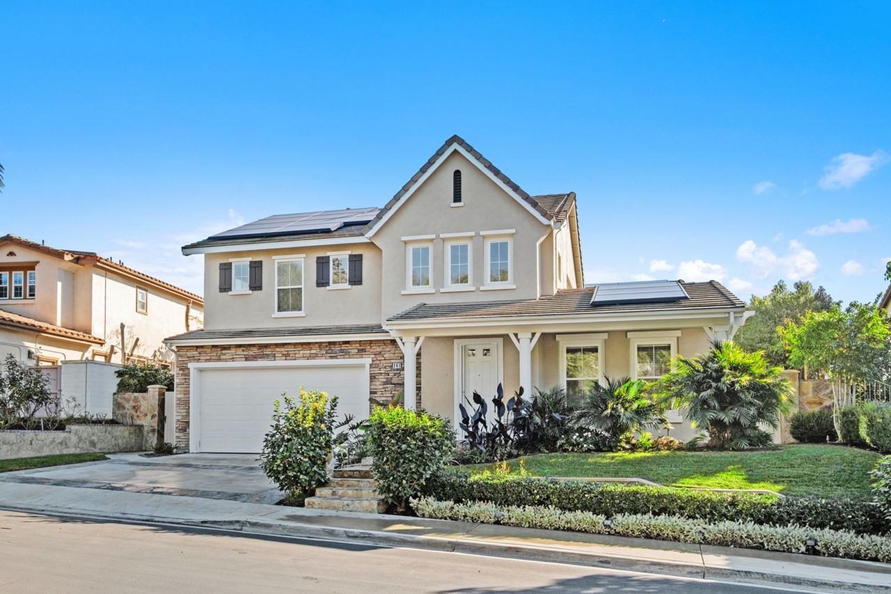 241 Via Sedona - Photo 3 of 50