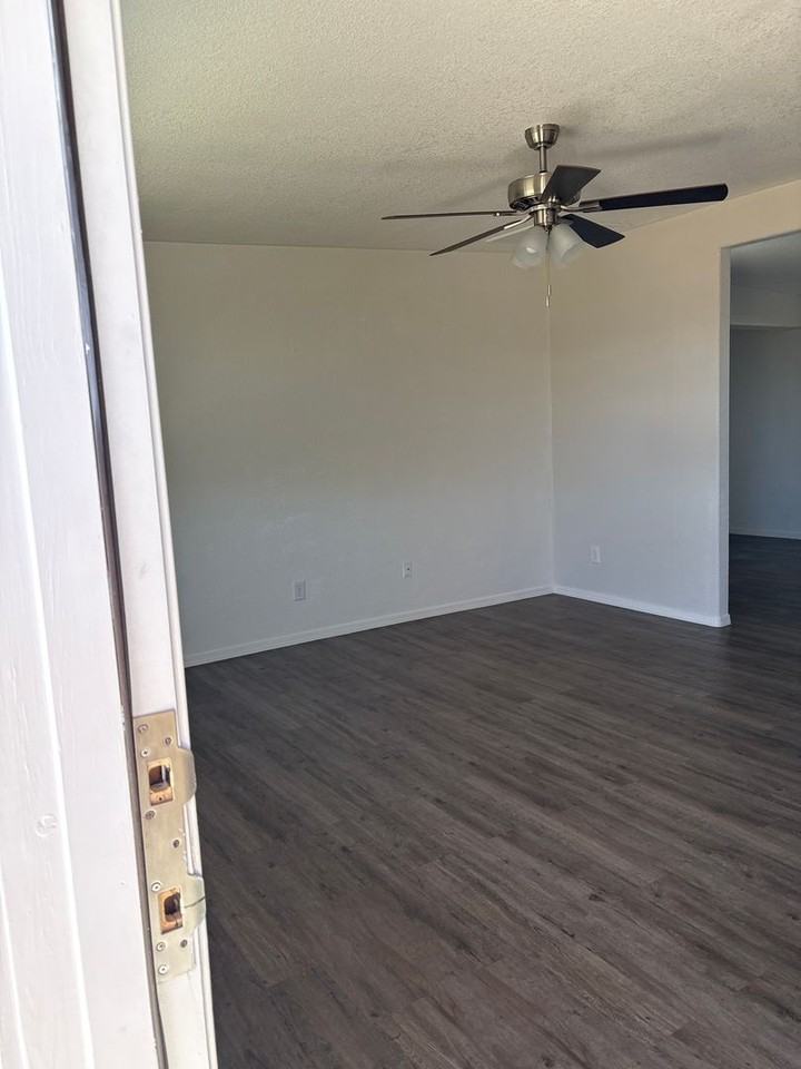 5056 S Santa Elena Ave - Photo 4 of 50