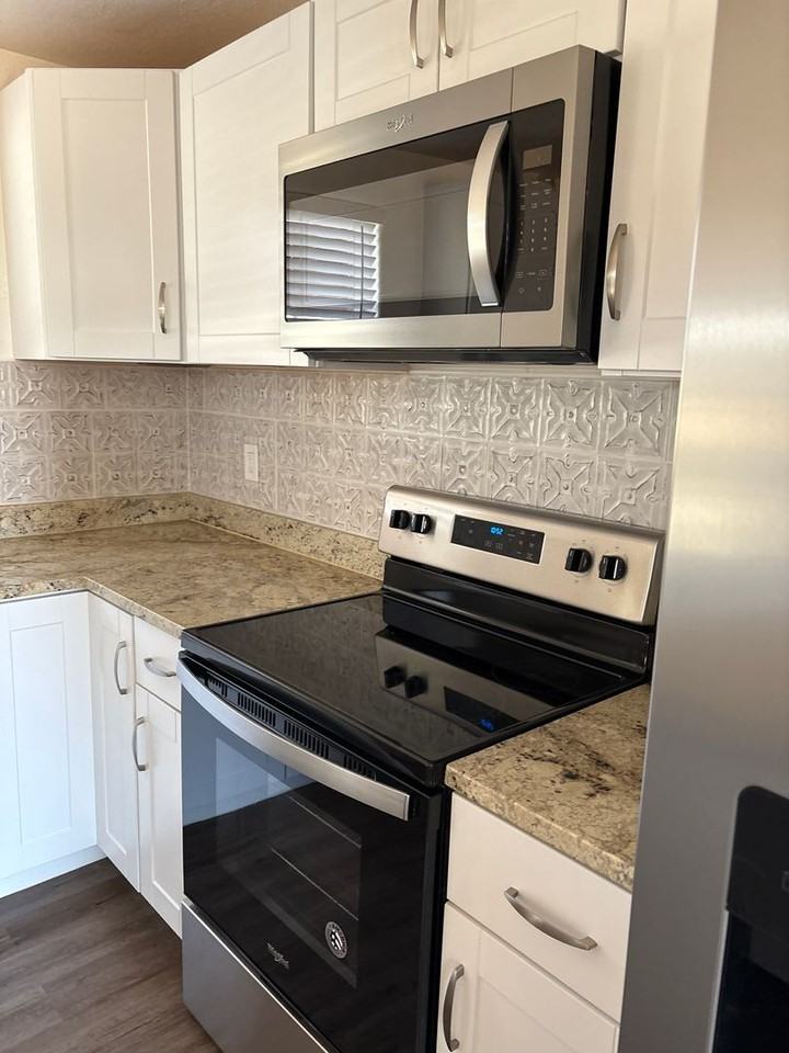 5056 S Santa Elena Ave - Photo 6 of 50