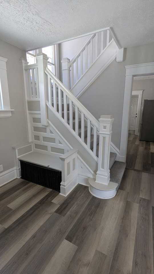 385 Campbell St - Photo 7 of 42