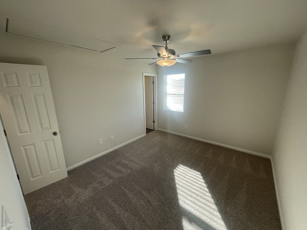 1007 Peony Ln - Photo 6 of 13