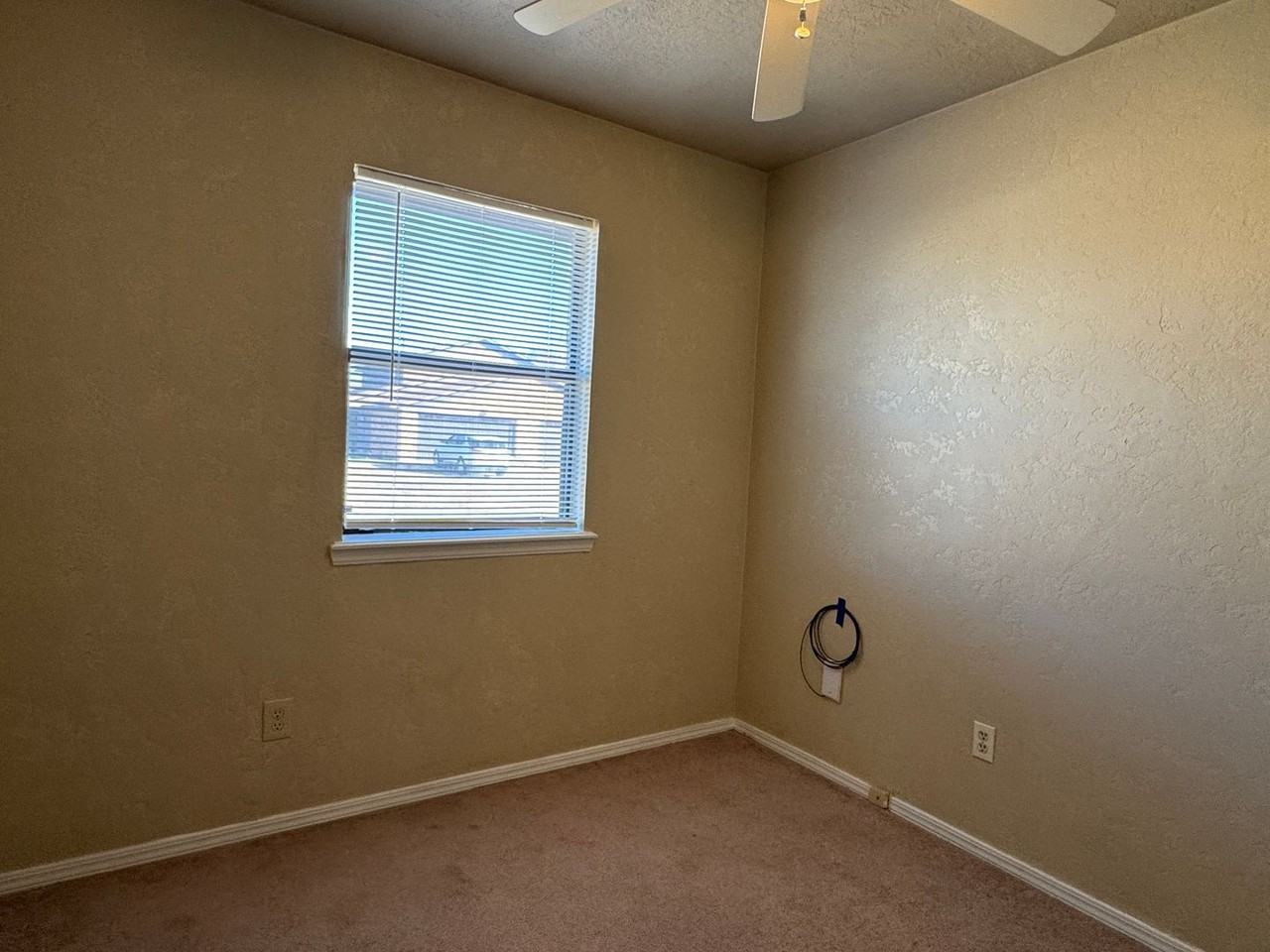 2704 Nw Friar Tuck Ln - Photo 5 of 14