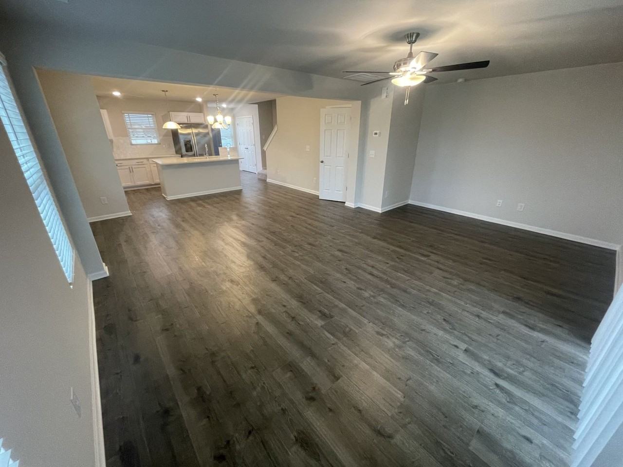 1011 Peony Ln - Photo 5 of 9