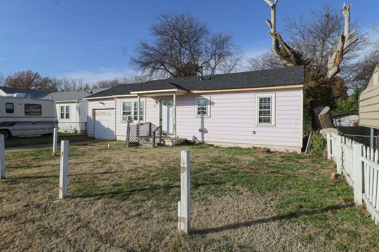 7335 E King Pl - Photo 3 of 21