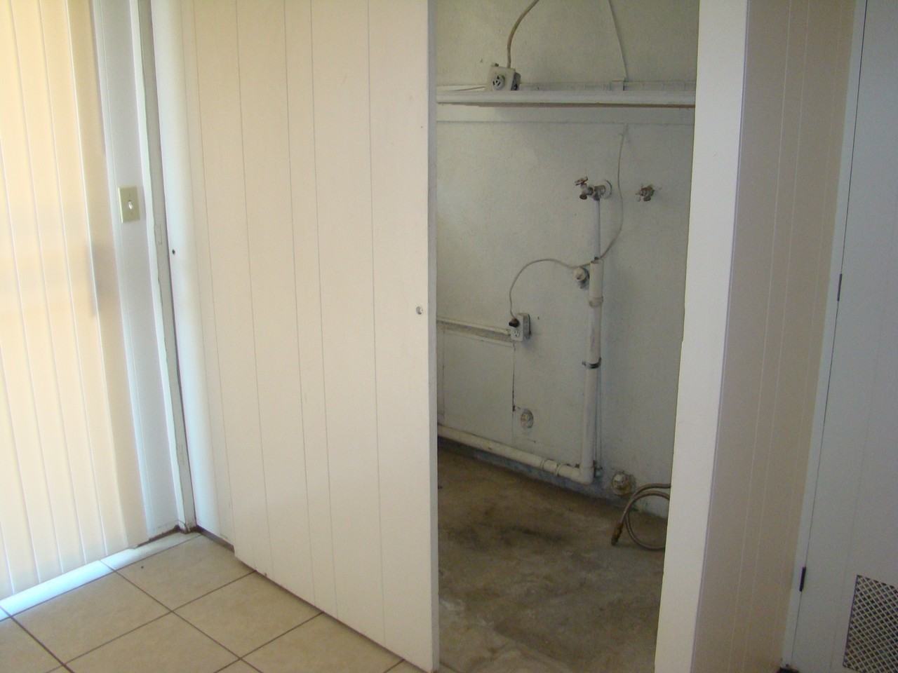 9811 Bella Vista St - Photo 7 of 15