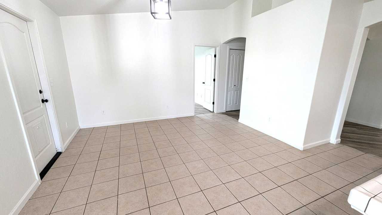 449 Greenwood St - Photo 3 of 12