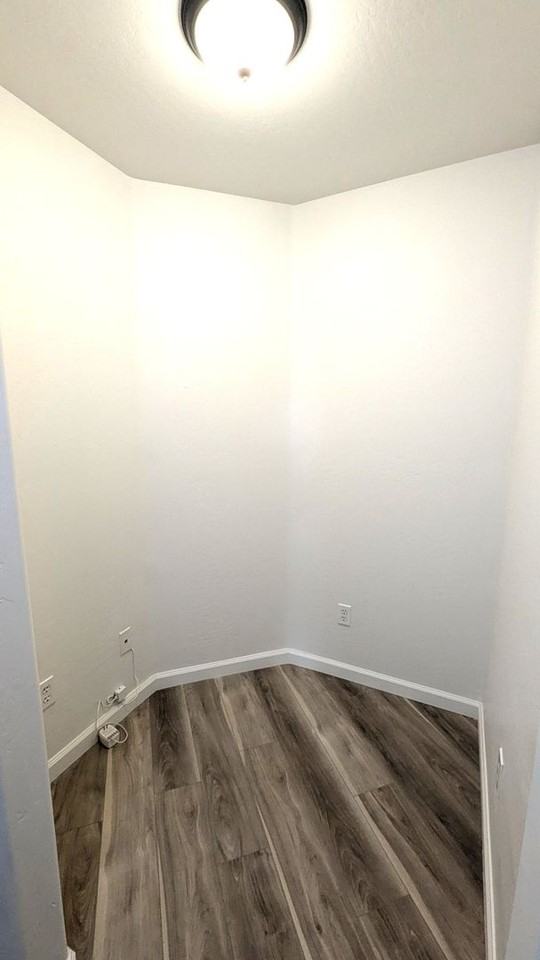 449 Greenwood St - Photo 5 of 12