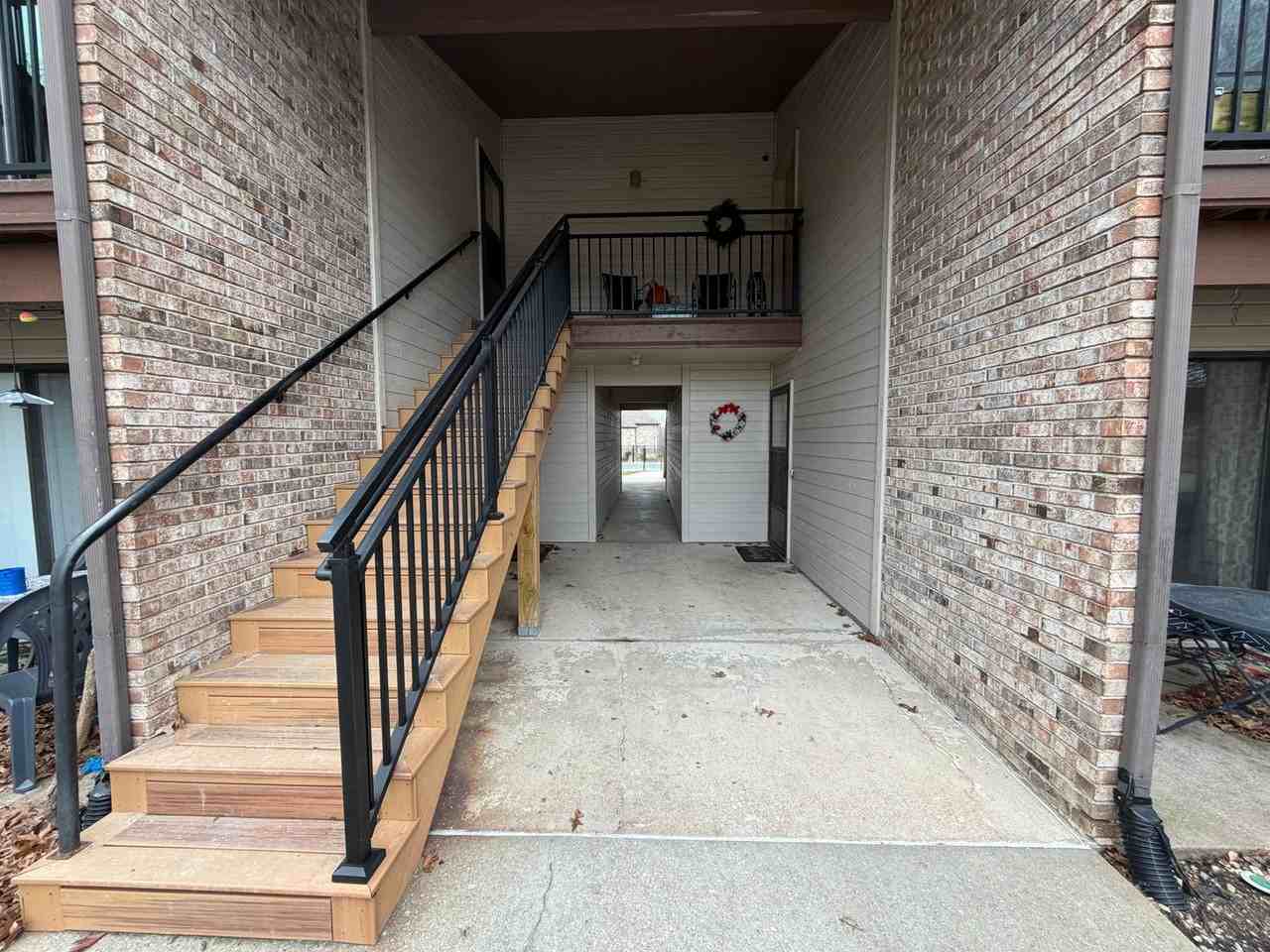 1887 Waterfront Dr N - Photo 4 of 8