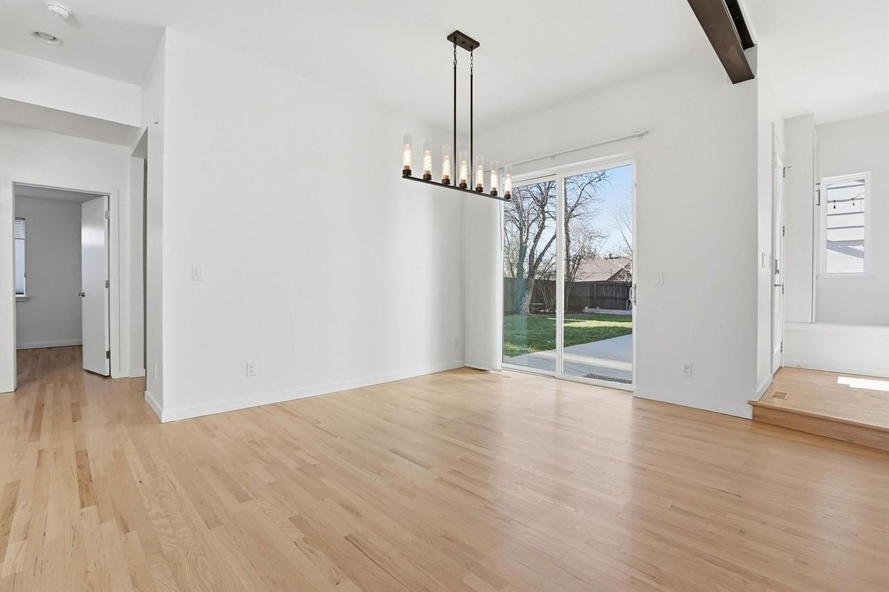 2411 Perry St - Photo 2 of 37