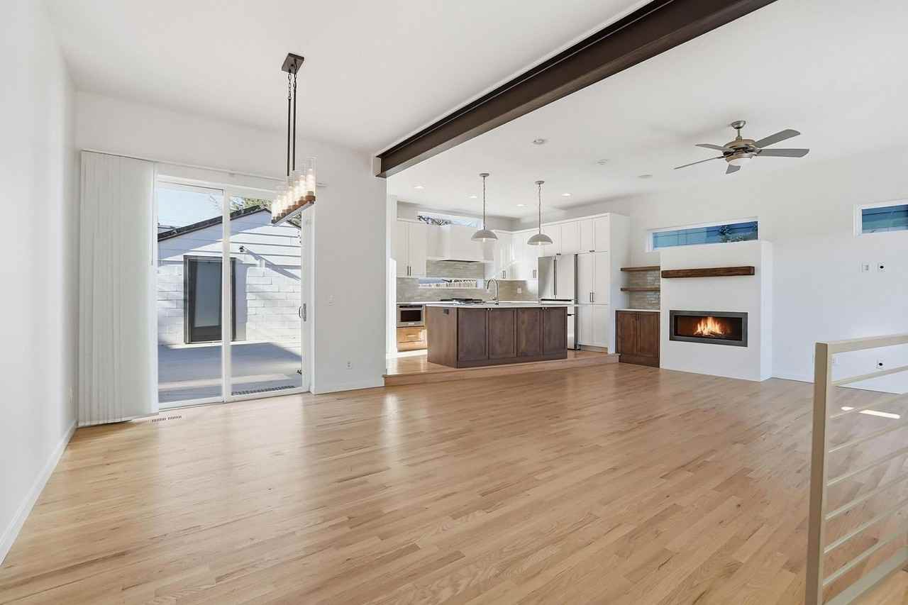 2411 Perry St - Photo 3 of 37