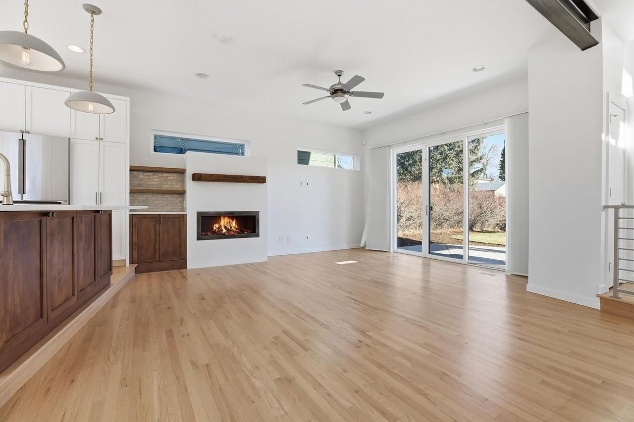 2411 Perry St - Photo 4 of 37