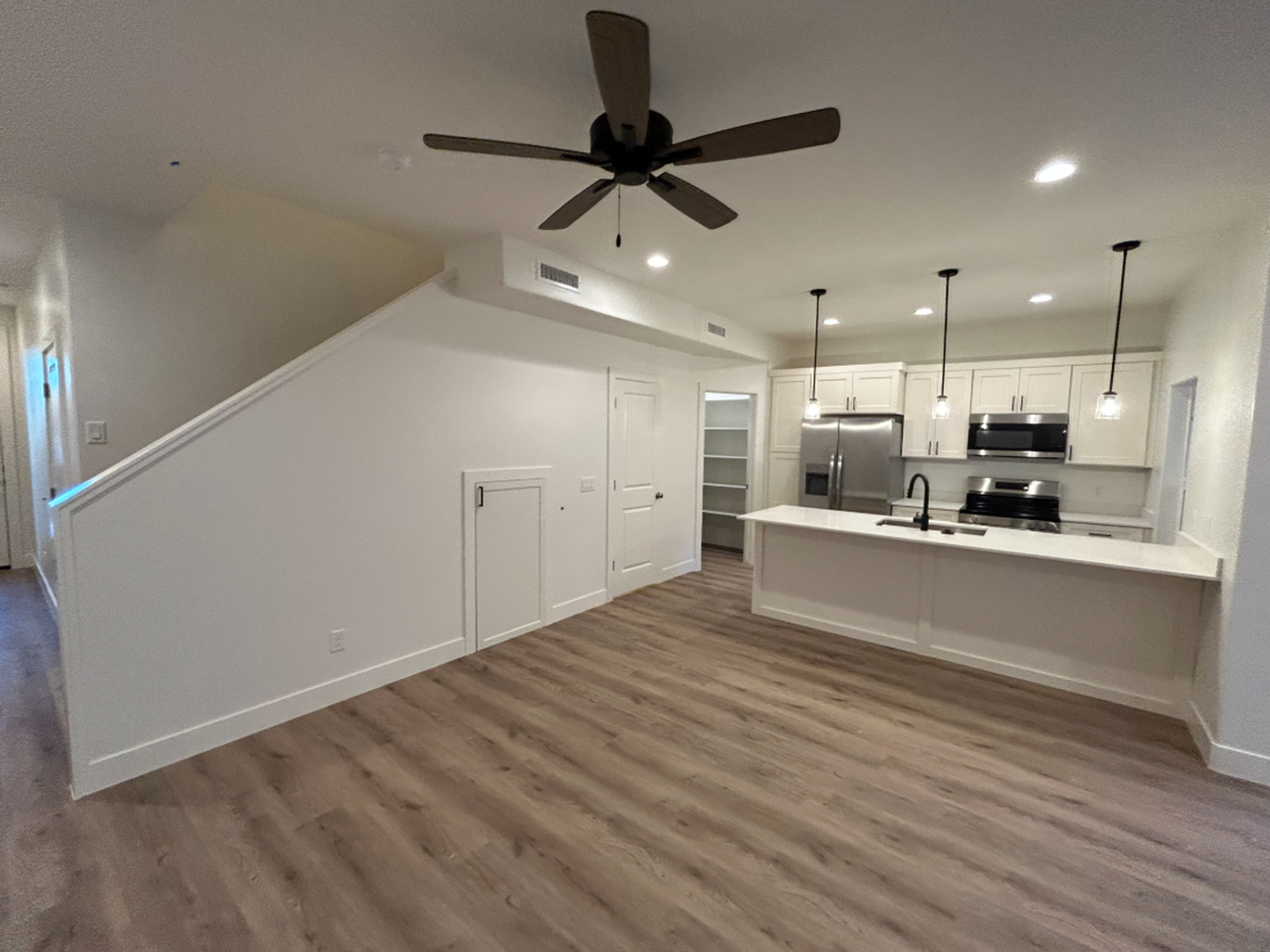 1545 E Mead Ln - Photo 7 of 40