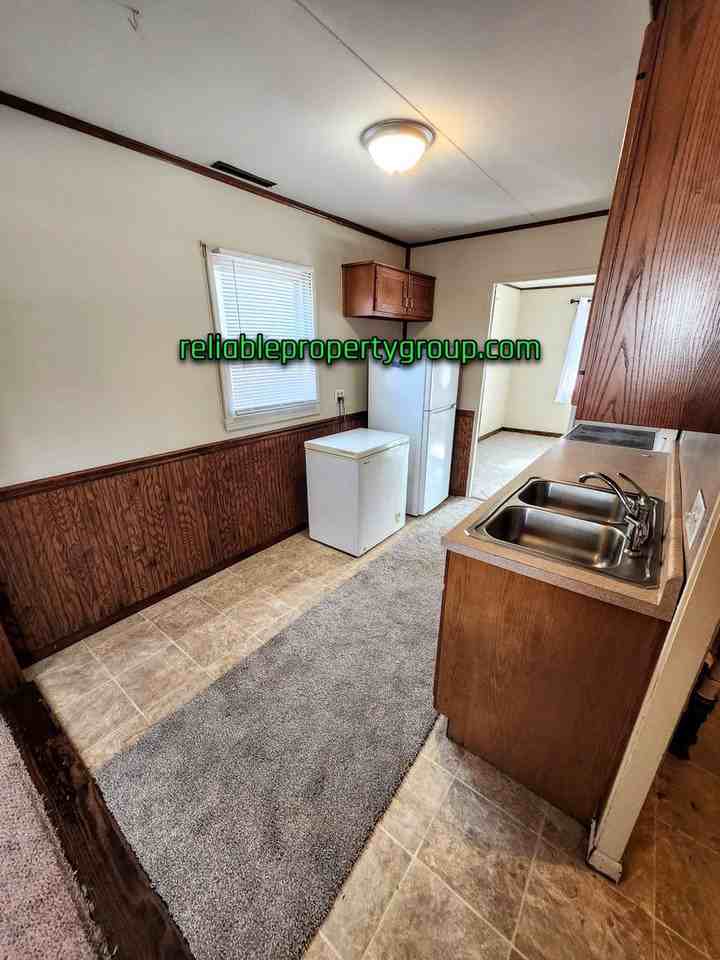 2423 Charlotte Ave - Photo 5 of 13