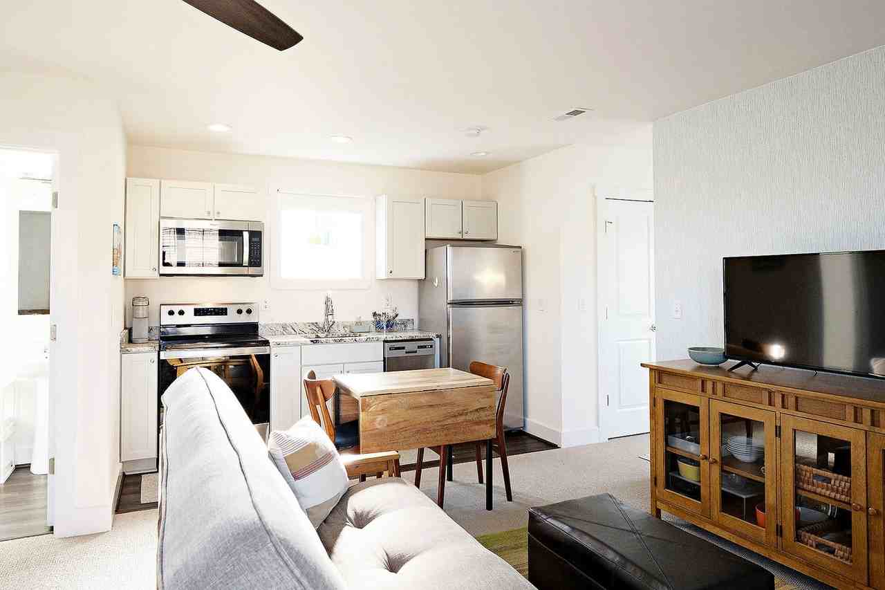 2018 Cornelius Aly - Photo 4 of 5