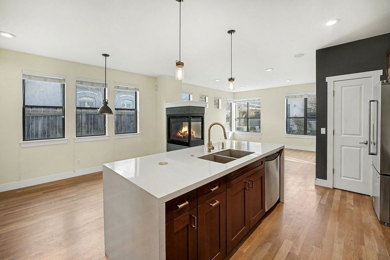 1510 S Pennsylvania St - Photo 2 of 24