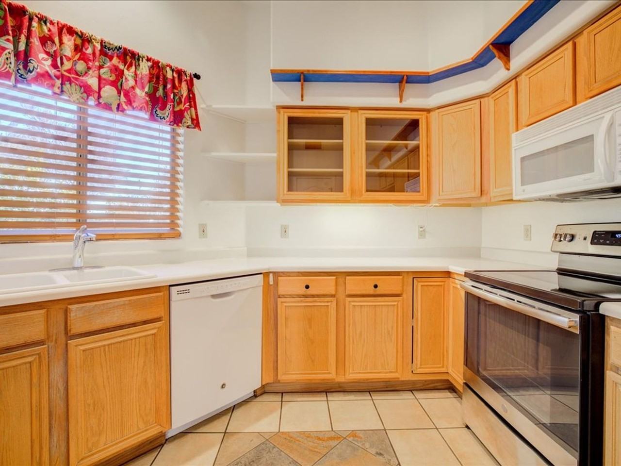 366 E Camino Lomas - Photo 7 of 23