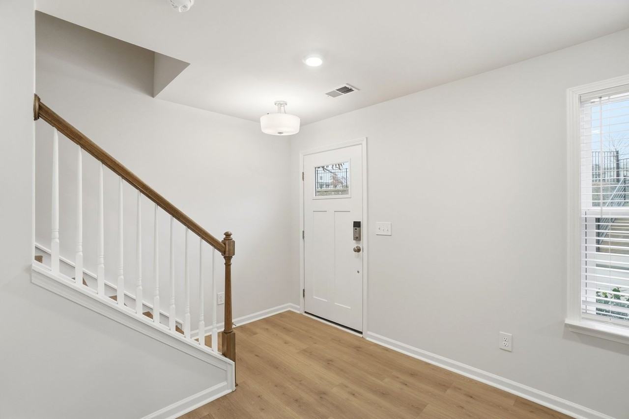 5033 Sunnybrae Pl - Photo 3 of 34