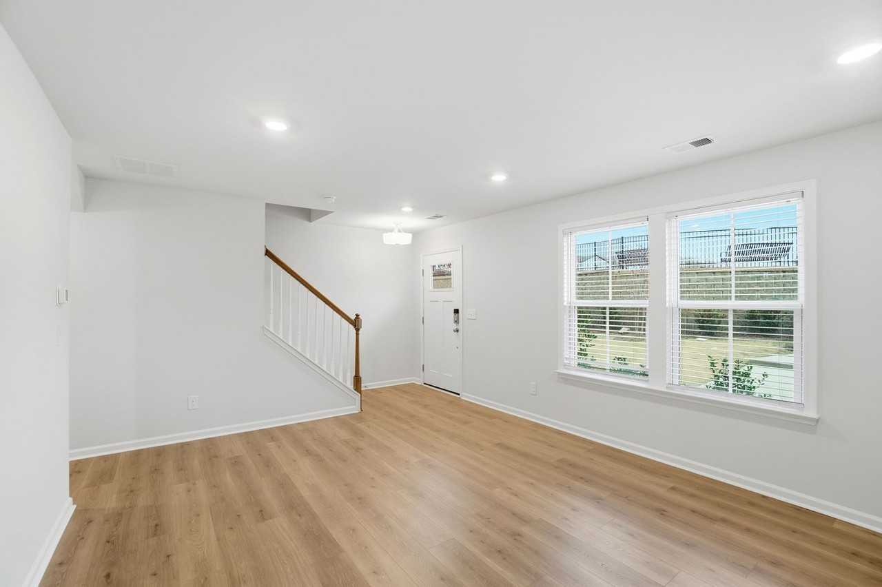 5033 Sunnybrae Pl - Photo 5 of 34