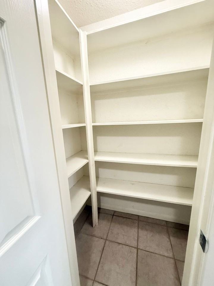 801B Hickory St - Photo 5 of 15