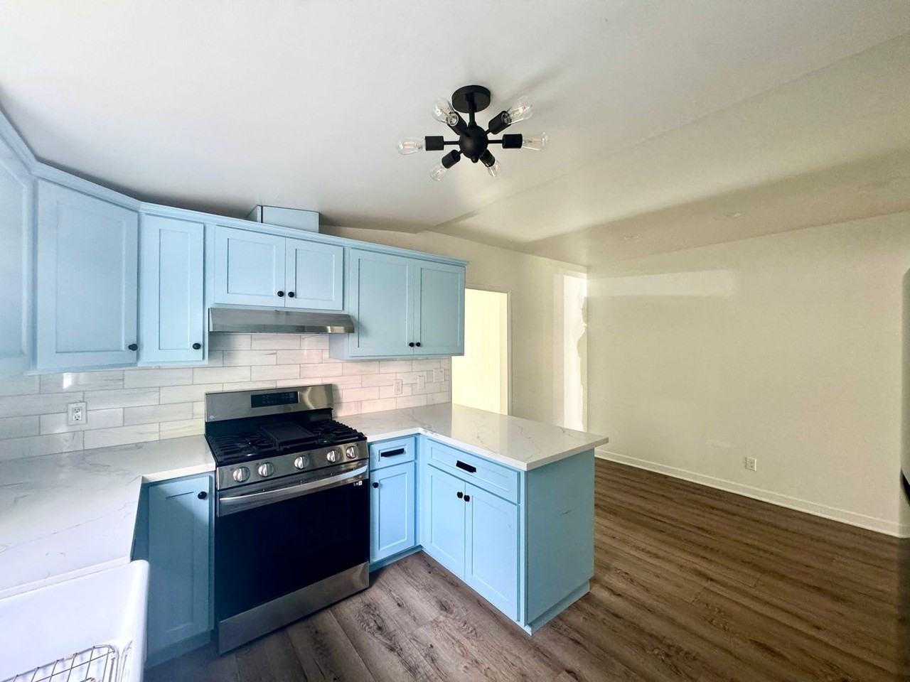 1570 Locust St - Photo 7 of 14