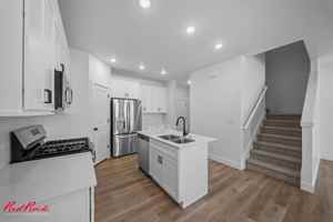 featured image of 895 W Boxthorn Dr