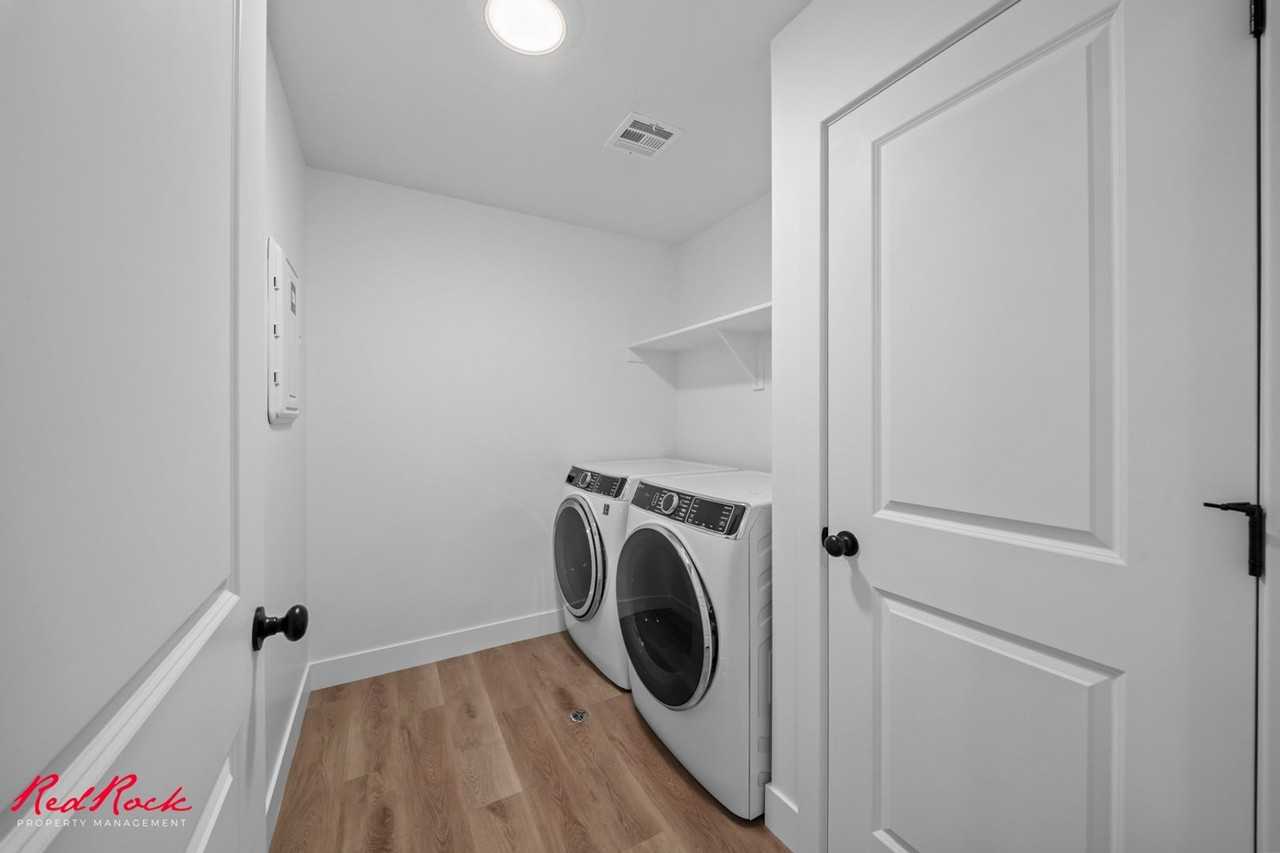 895 W Boxthorn Dr - Photo 5 of 33