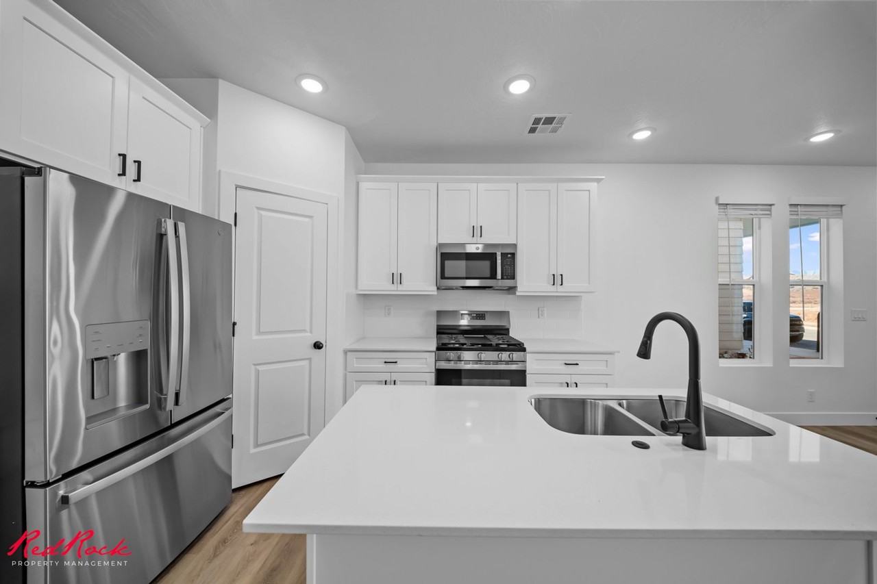 897 W Boxthorn Dr - Photo 6 of 40