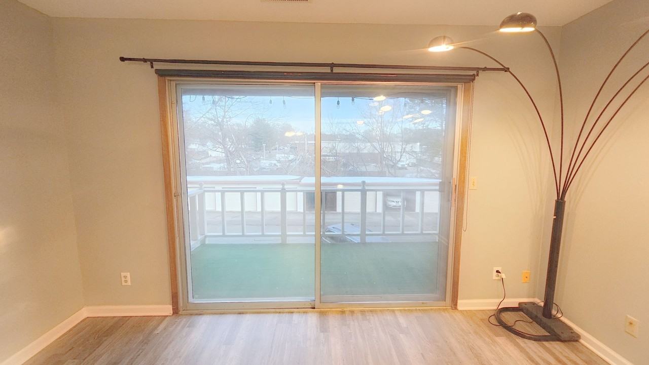 7815 Douglas Ave - Photo 2 of 8