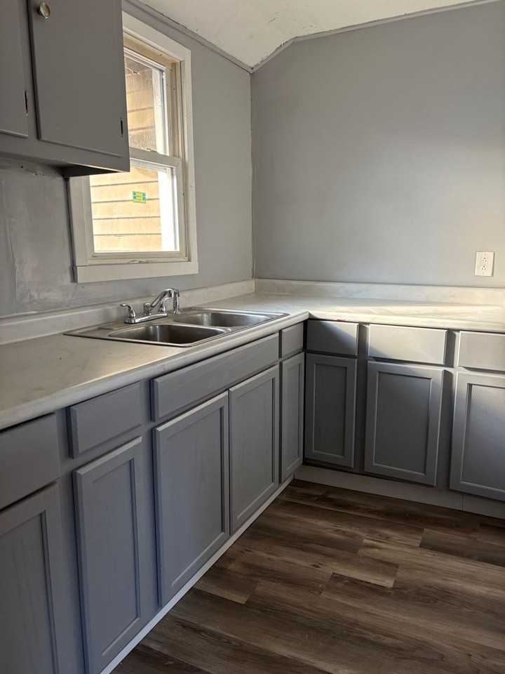 422 Reed St - Photo 2 of 12