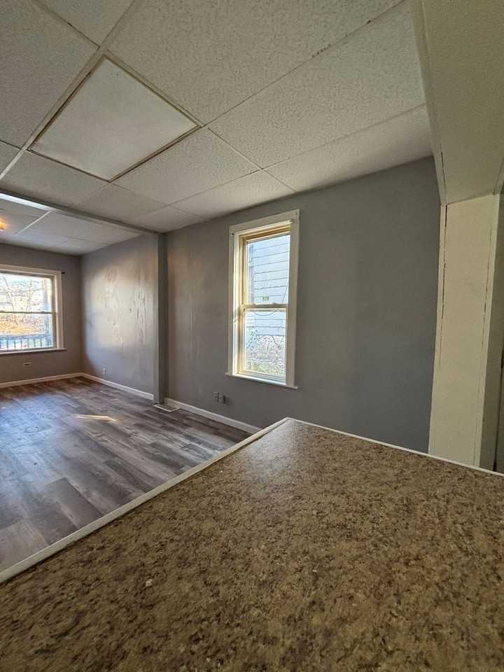 422 Reed St - Photo 5 of 12