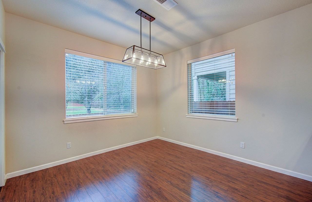 3019 Ne 74th St - Photo 6 of 32