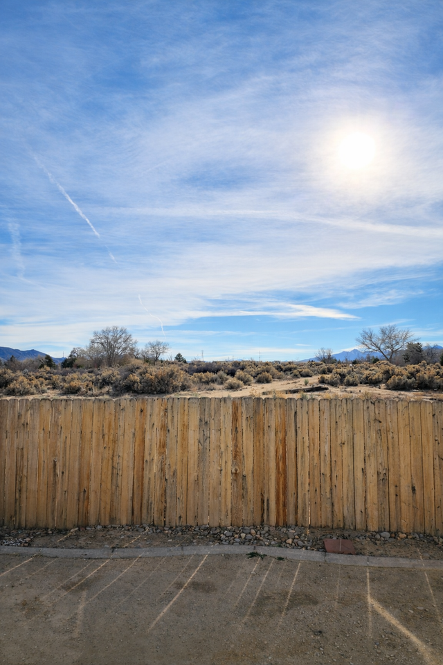 935 Kennedy Dr - Photo 4 of 9