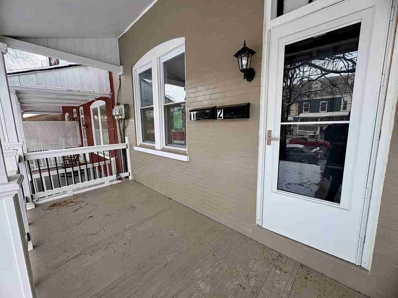 320 S Ann St - Photo 4 of 36