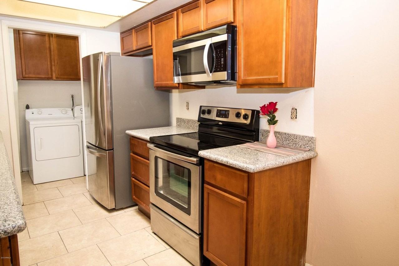 6004 W Augusta Ave - Photo 5 of 13