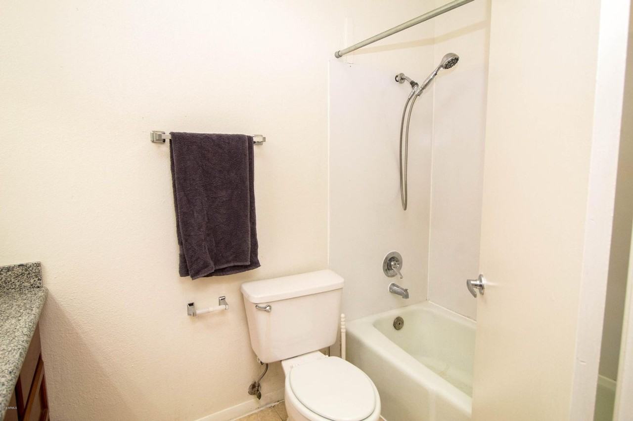 6004 W Augusta Ave - Photo 7 of 12