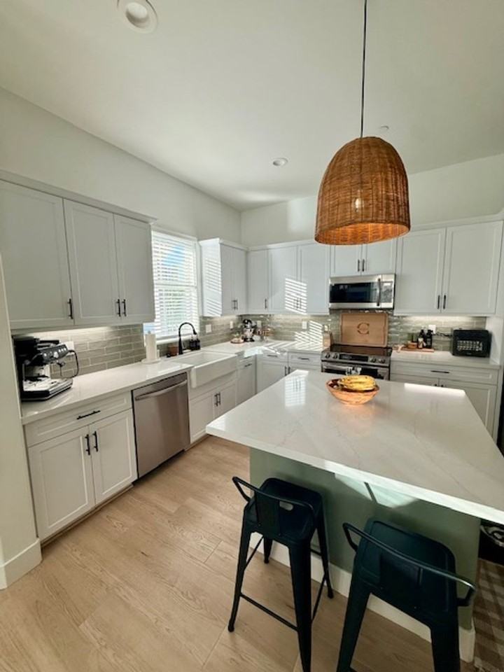 178 Earthwood Ln - Photo 2 of 8