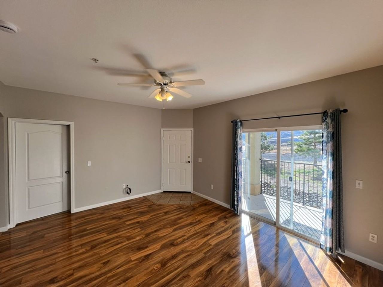 6850 Sharlands Ave - Photo 6 of 19