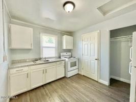 featured image of 9238 N 7th Ave