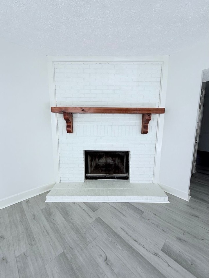 4071 Hidden Hollow Dr #B - Photo 4 of 14