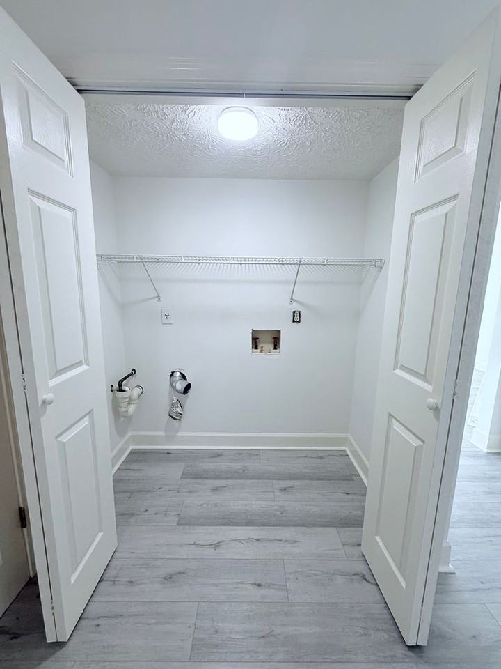 4071 Hidden Hollow Dr #B - Photo 7 of 14