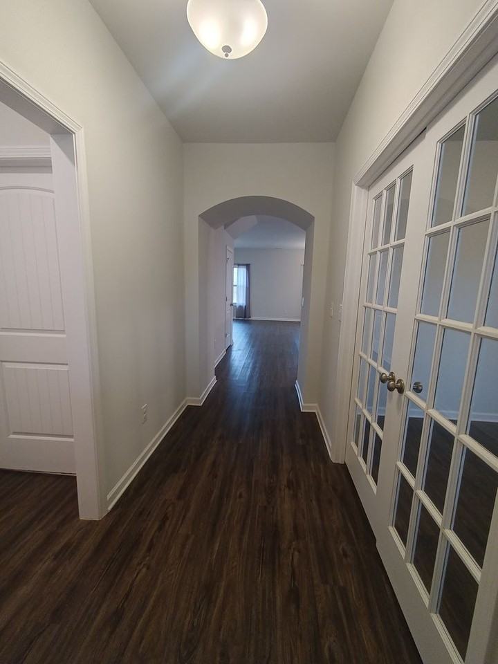 276 Holt St - Photo 3 of 34